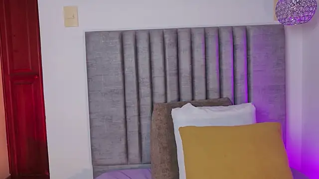 PaulinaSaint online show from March 2026 06:44:01 PM