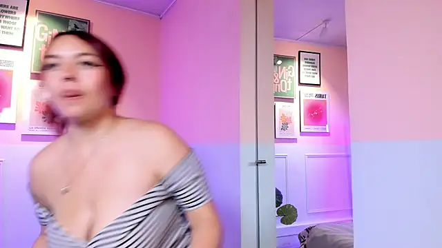 Snapshot of Lia_Roise chatting on December 2025 11:42:02 PM Lia Roise online show from December 2025 11:42:02 PM