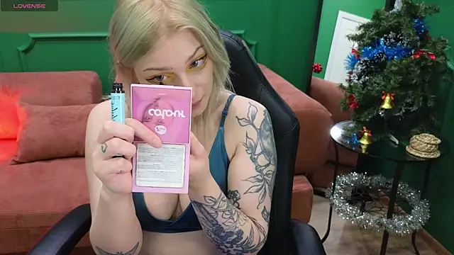 Snapshot of Aska_Asami chatting on December 2025 10:04:02 PM Aska Asami online show from December 2025 10:04:02 PM