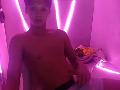 Massive hunk online show from March 2026 06:12:02 PM