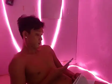 Massive hunk online show from March 2026 06:52:01 AM