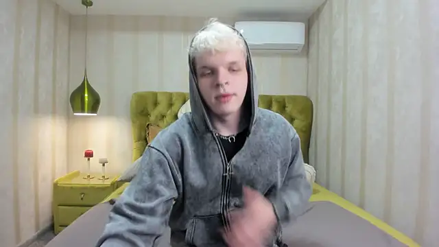 Snapshot of MillerBills chatting on December 2025 07:42:02 PM MillerBills online show from December 2025 07:42:02 PM