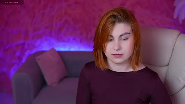 GingerPinky online show from April 2026 07:17:02 PM