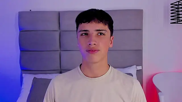 JoshClaarktt online show from June 2026 04:11:01 AM