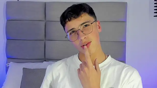 JoshClaarktt online show from June 2026 04:04:02 AM