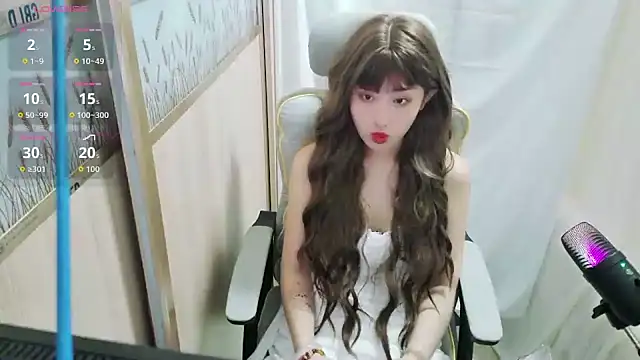 QINQIN-BYE online show from December 2025 01:06:01 PM