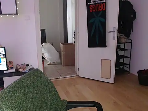 AlienforTwenty online show from December 2025 09:27:01 AM