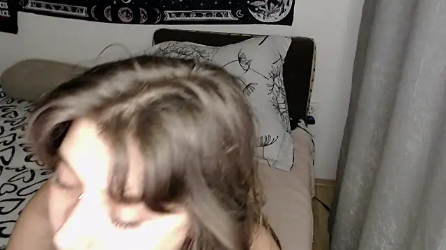 AlienforTwenty online show from June 2026 05:44:01 PM