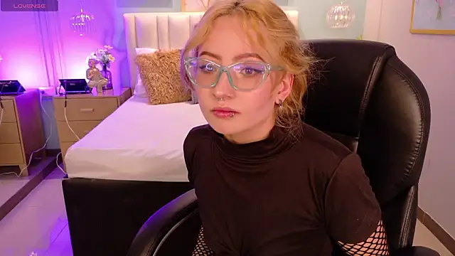 danielamilles online show from March 2026 04:49:01 AM