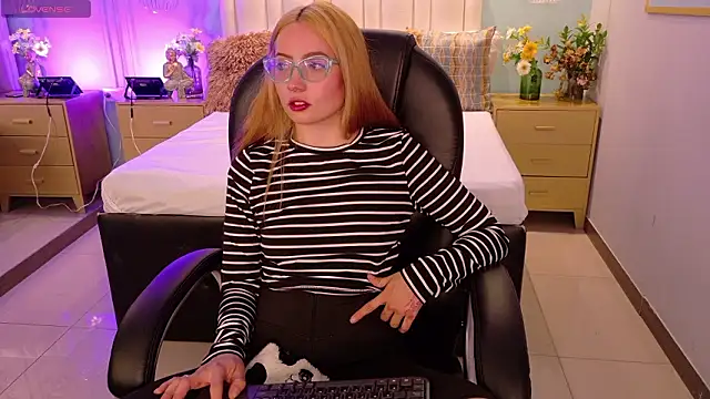 danielamilles online show from March 2026 04:50:01 AM