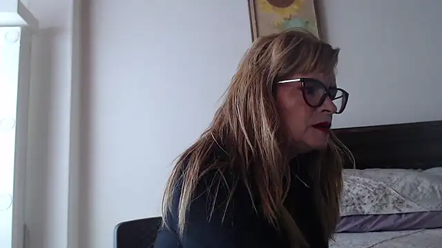 evelynsmithco online show from June 2026 03:51:02 PM