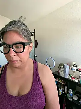 Snapshot of BettyWhispers chatting on February 2026 03:21:01 PM BettyWhispers online show from February 2026 03:21:01 PM