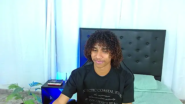 angelll18  online show from February 2026 02:04:02 PM