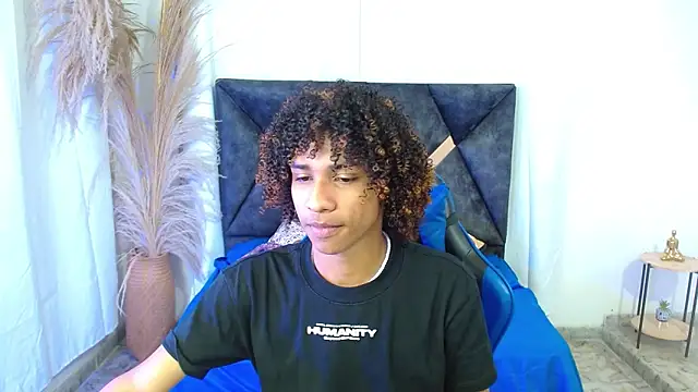 angelll18  online show from June 2026 09:13:02 PM