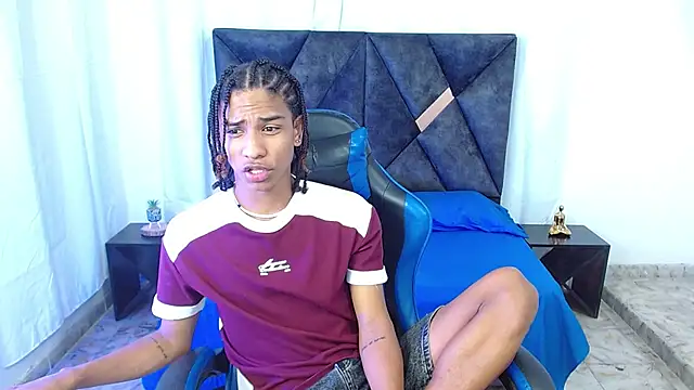 angelll18  online show from June 2026 09:17:01 PM