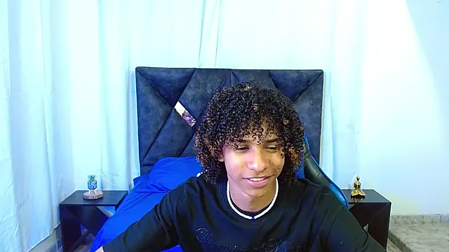angelll18  online show from June 2026 08:52:02 PM