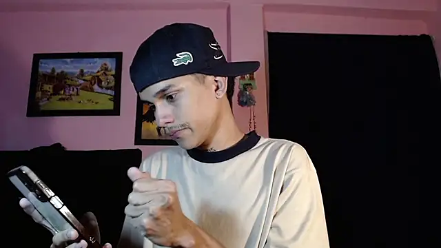 Snapshot of andy_star12 chatting on December 2025 01:02:01 AM andy star12 online show from December 2025 01:02:01 AM