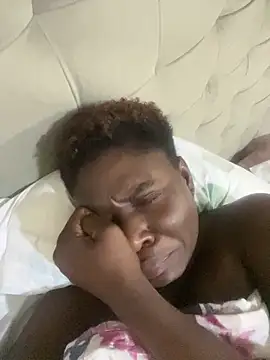 Snapshot of melaninpoppop chatting on December 2025 01:01:02 AM melaninpoppop online show from December 2025 01:01:02 AM