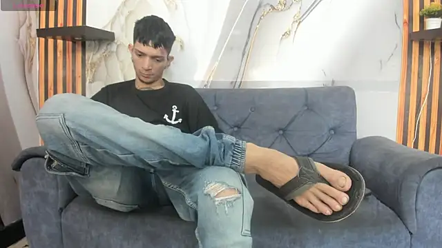 Straight Guy22 online show from February 2026 04:06:01 AM