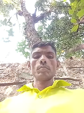 Snapshot of Akash32y chatting on December 2025 10:42:01 AM Akash32y online show from December 2025 10:42:01 AM