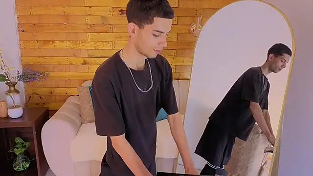 prettyboyy 13 online show from February 2026 07:56:02 PM