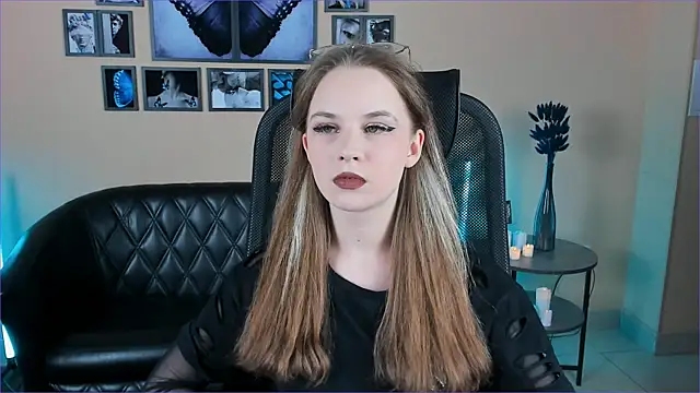 SsoniaRay online show from December 2025 12:11:02 PM