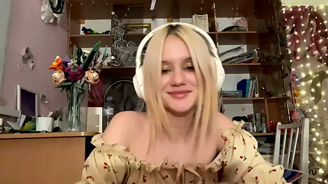 Snapshot of MelisaBloomy chatting on December 2025 07:53:02 PM MelisaBloomy online show from December 2025 07:53:02 PM