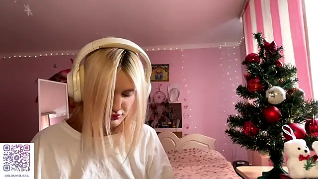 Snapshot of MelisaBloomy chatting on December 2025 09:46:02 AM MelisaBloomy online show from December 2025 09:46:02 AM