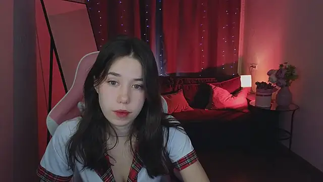 Nicoll Cherry online show from February 2026 06:06:02 AM