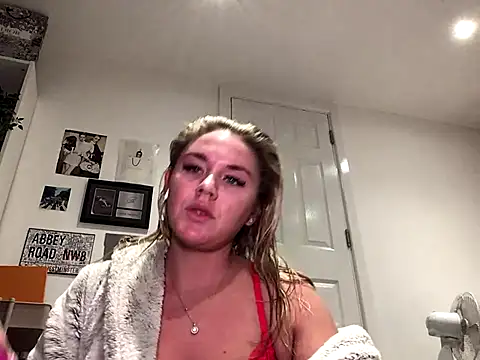 Snapshot of Golidelovee chatting on December 2025 08:14:01 PM Golidelovee online show from December 2025 08:14:01 PM