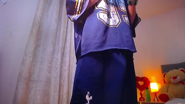 Snapshot of TOMBOYSEXX chatting on February 2026 08:05:01 PM TOMBOYSEXX online show from February 2026 08:05:01 PM