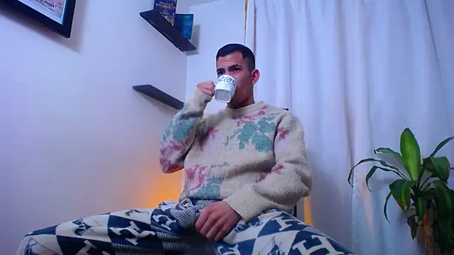 Snapshot of TOMBOYSEXX chatting on March 2026 09:59:02 AM TOMBOYSEXX online show from March 2026 09:59:02 AM