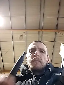 CrookedBunk3527 online show from December 2025 07:04:02 AM