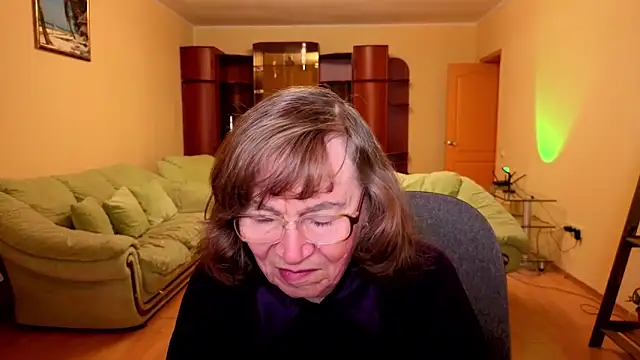 Snapshot of Betty_Bricks chatting on December 2025 01:38:01 PM Betty Bricks online show from December 2025 01:38:01 PM