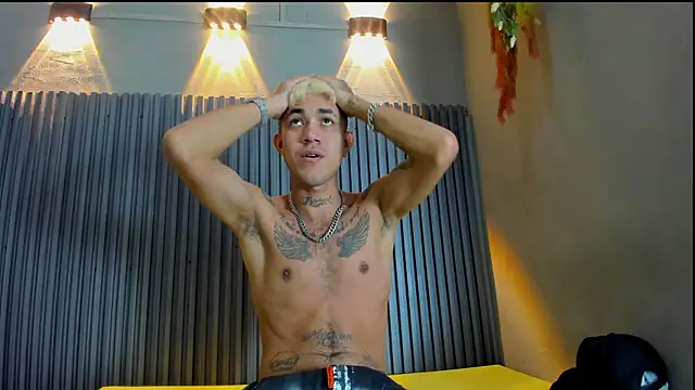 Snapshot of AYALA_TATTOO chatting on December 2025 07:53:01 PM AYALA TATTOO online show from December 2025 07:53:01 PM