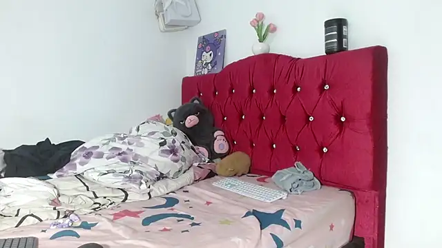 Snapshot of Cristal_Very_Dirty chatting on December 2025 05:13:01 AM Cristal Very Dirty online show from December 2025 05:13:01 AM