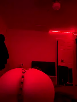 Snapshot of Paige-124 chatting on December 2025 05:02:01 AM Paige-124 online show from December 2025 05:02:01 AM