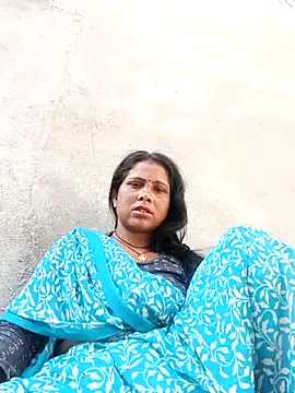 Shreya pandit online show from April 2026 02:27:02 AM