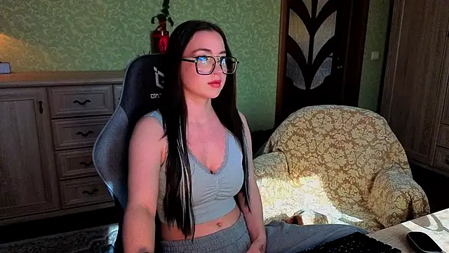 AnneAverry online show from March 2026 11:47:02 AM