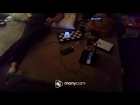 Snapshot of SnappedHagfish chatting on April 2026 11:24:01 PM SnappedHagfish online show from April 2026 11:24:01 PM