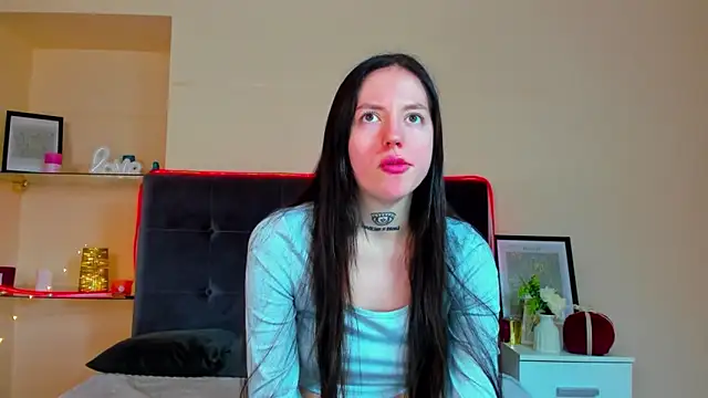 AdrianaCult online show from March 2026 01:38:01 PM