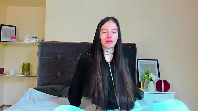 AdrianaCult online show from March 2026 06:19:01 AM