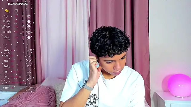 cherry blossom77 online show from January 2026 01:37:02 PM