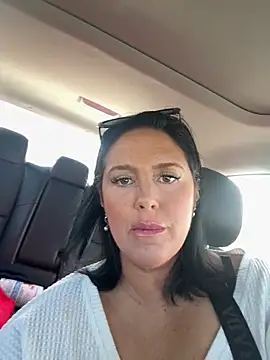 Snapshot of Miabelle2233 chatting on December 2025 07:18:01 PM Miabelle2233 online show from December 2025 07:18:01 PM