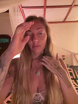 Snapshot of OpheliaRoxx chatting on February 2026 10:39:02 PM OpheliaRoxx online show from February 2026 10:39:02 PM