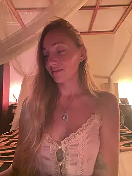 Snapshot of OpheliaRoxx chatting on February 2026 07:29:02 AM OpheliaRoxx online show from February 2026 07:29:02 AM