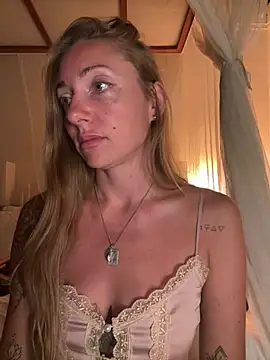 Snapshot of OpheliaRoxx chatting on March 2026 10:26:02 PM OpheliaRoxx online show from March 2026 10:26:02 PM