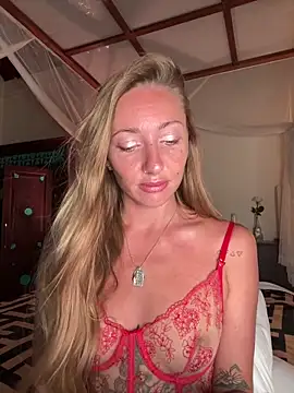 Snapshot of OpheliaRoxx chatting on March 2026 01:33:02 AM OpheliaRoxx online show from March 2026 01:33:02 AM