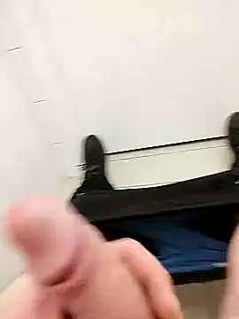 Snapshot of lojza133 chatting on December 2025 06:52:01 AM lojza133 online show from December 2025 06:52:01 AM