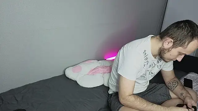 Snapshot of Pearl_couple chatting on February 2026 09:07:02 AM Pearl couple online show from February 2026 09:07:02 AM